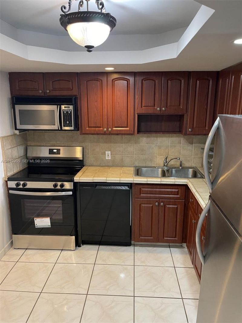 5701 Collins Ave, Unit 511, Miami Beach, FL 33140 Photo