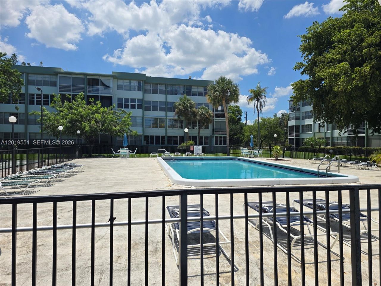 2761 Taft St , Unit 106, Hollywood, FL 33020 Photo