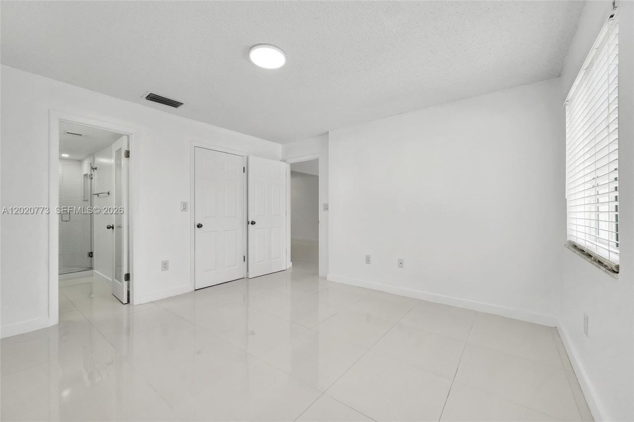 6720 NW 174th Ter, Unit F-18, Hialeah, FL 33015 Photo