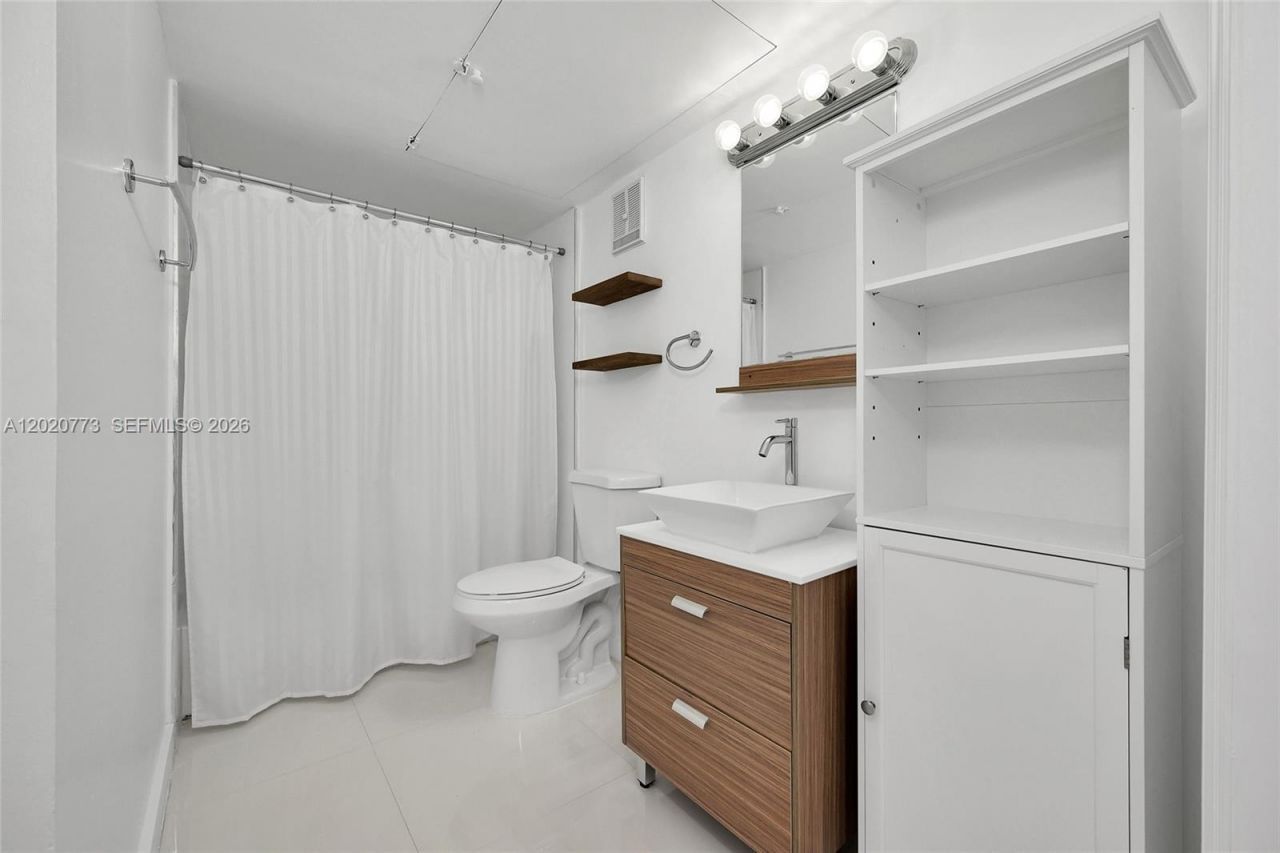 6720 NW 174th Ter, Unit F-18, Hialeah, FL 33015 Photo