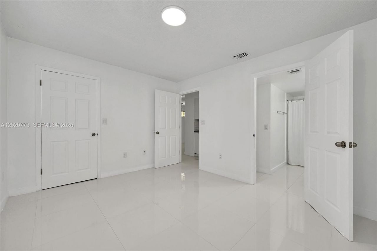 6720 NW 174th Ter, Unit F-18, Hialeah, FL 33015 Photo