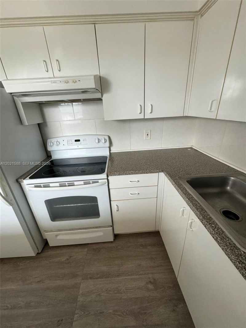 20201 NE 29th Ct , Unit D329, Aventura, FL 33180 Photo