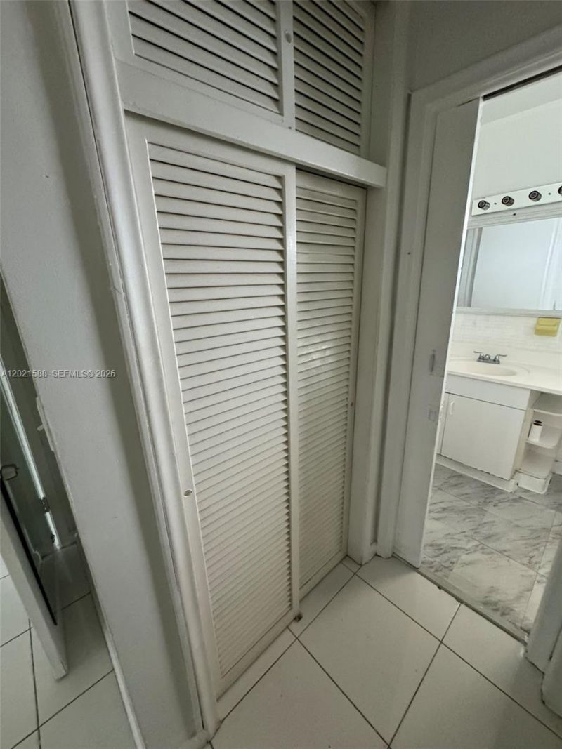 20201 NE 29th Ct , Unit D329, Aventura, FL 33180 Photo