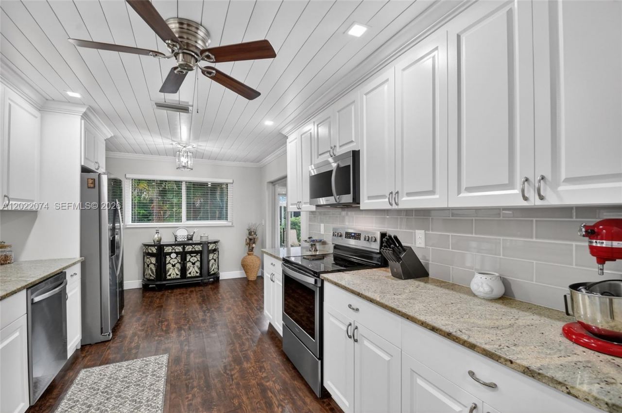 6989 Clover Ct, Lake Worth, FL 33467 Photo