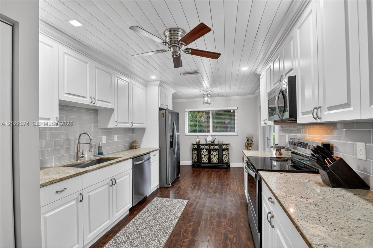 6989 Clover Ct, Lake Worth, FL 33467 Photo