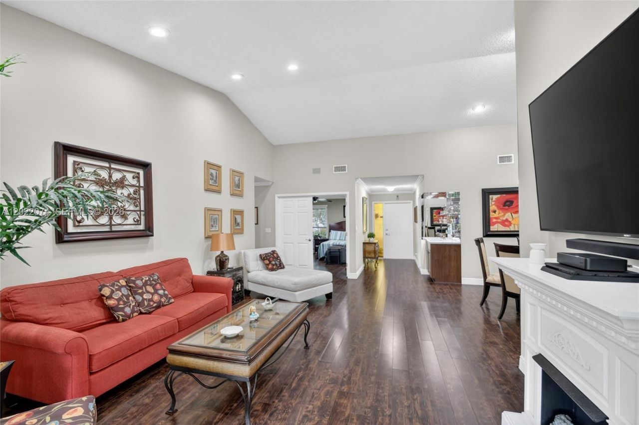 6989 Clover Ct, Lake Worth, FL 33467 Photo