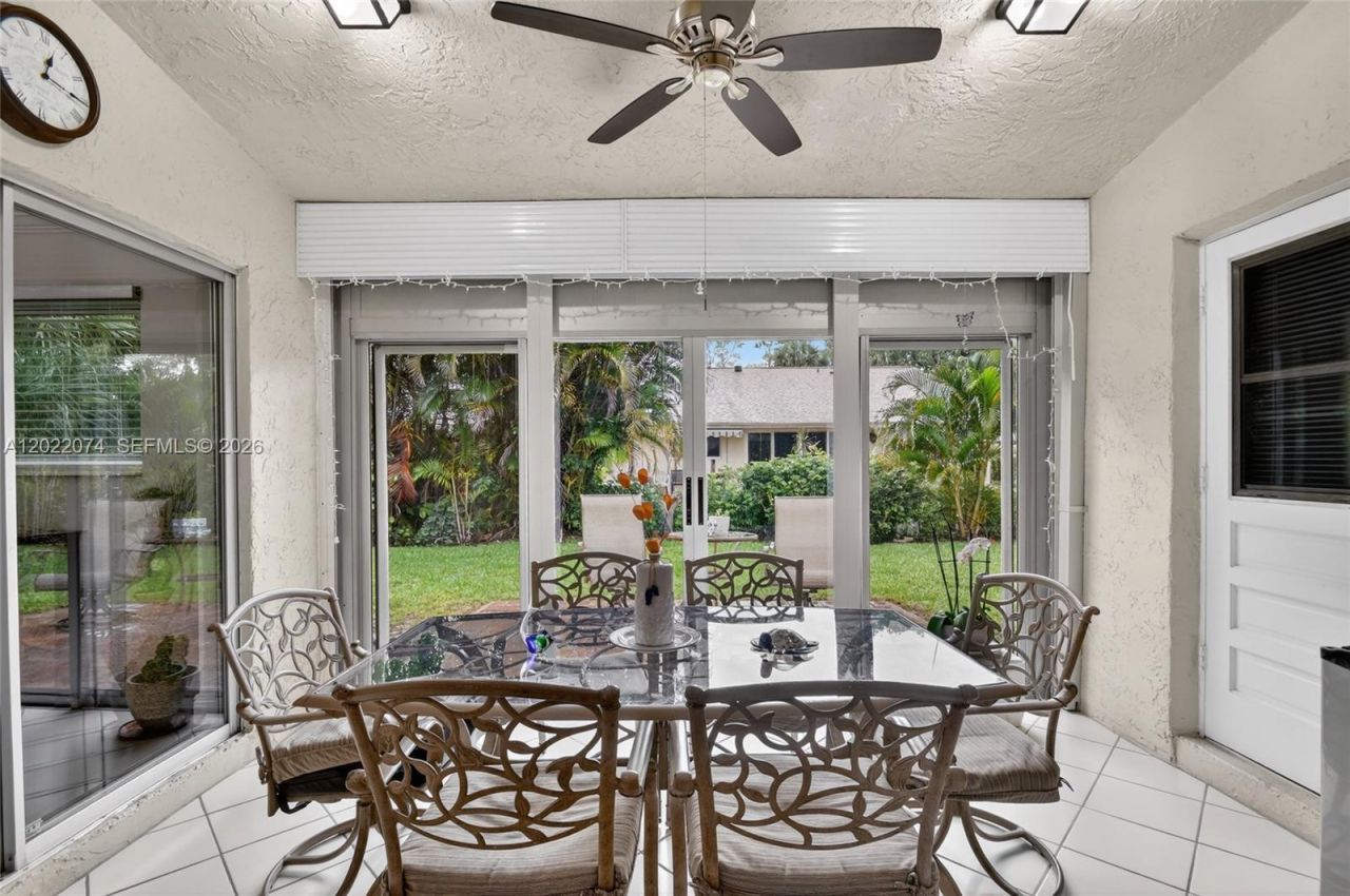 6989 Clover Ct, Lake Worth, FL 33467 Photo
