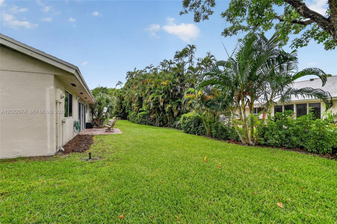 6989 Clover Ct, Lake Worth, FL 33467 Photo