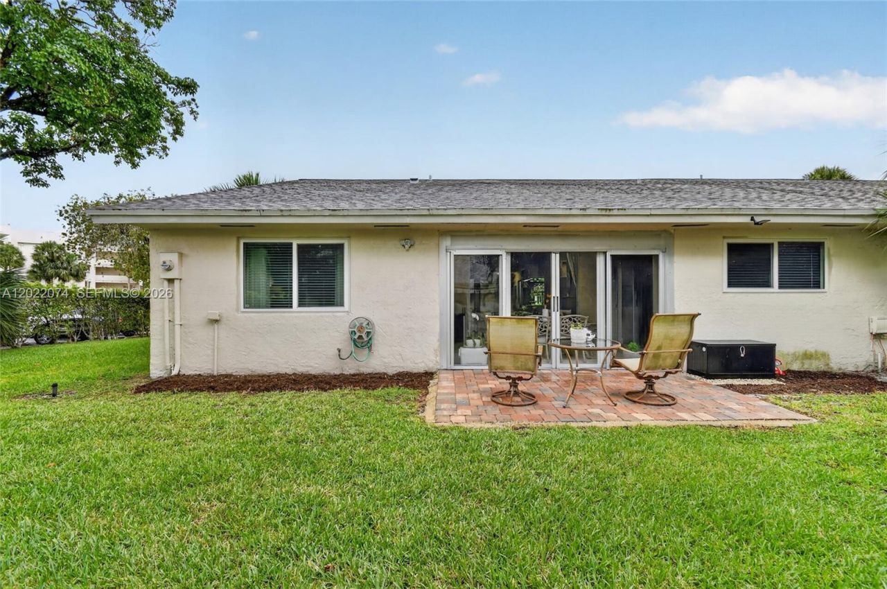 6989 Clover Ct, Lake Worth, FL 33467 Photo