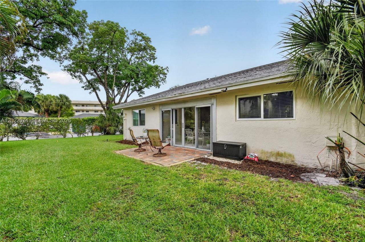 6989 Clover Ct, Lake Worth, FL 33467 Photo