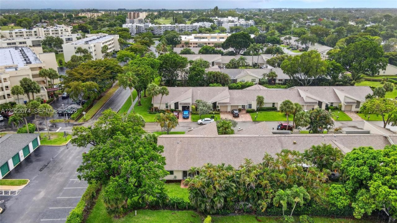 6989 Clover Ct, Lake Worth, FL 33467 Photo