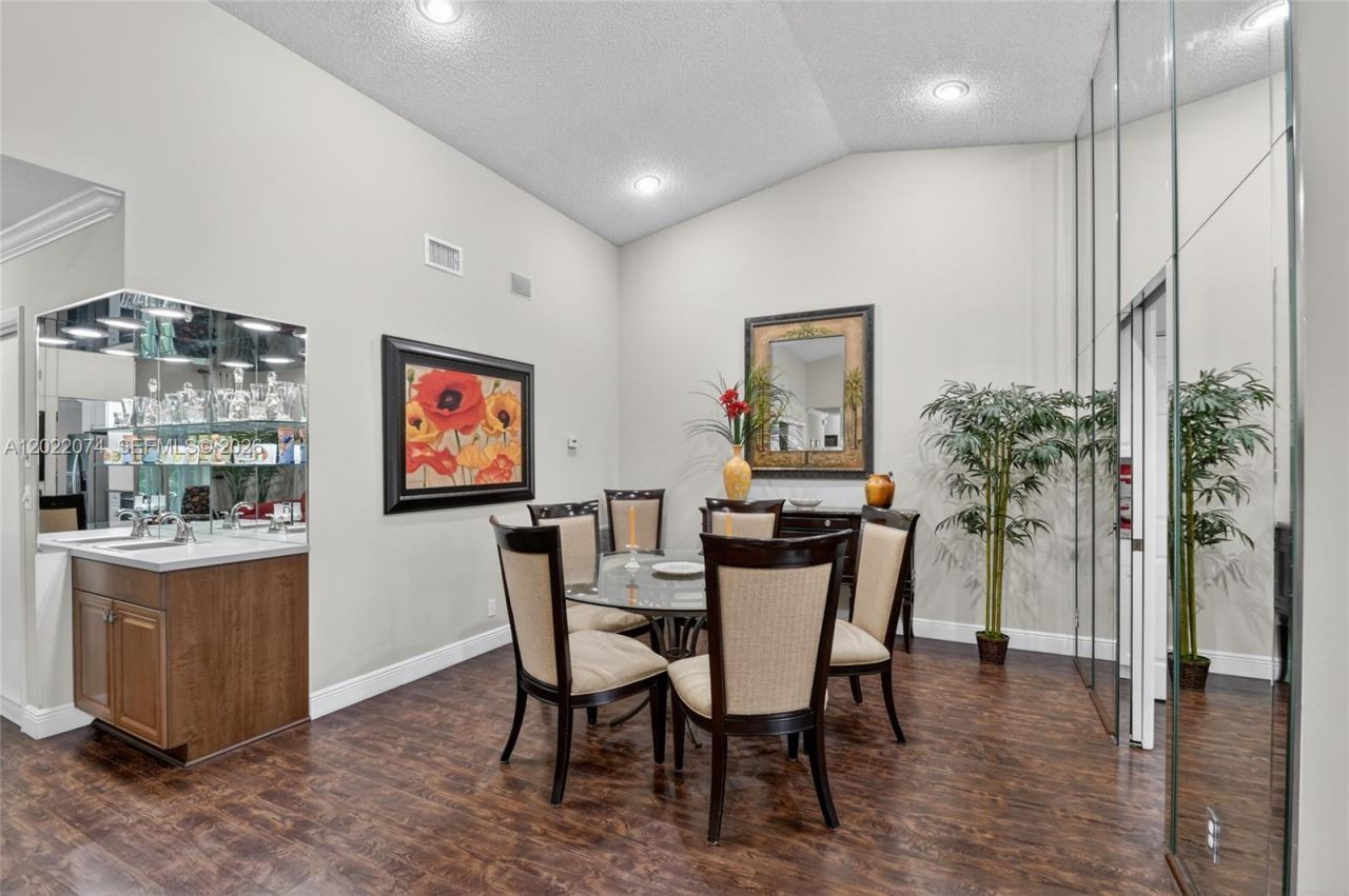 6989 Clover Ct, Lake Worth, FL 33467 Photo