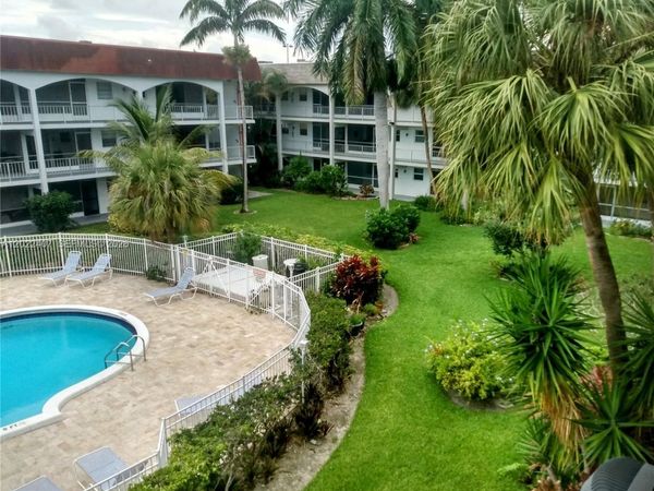 581 Blue Heron Dr, Unit 315-B, Hallandale Beach, FL 33009