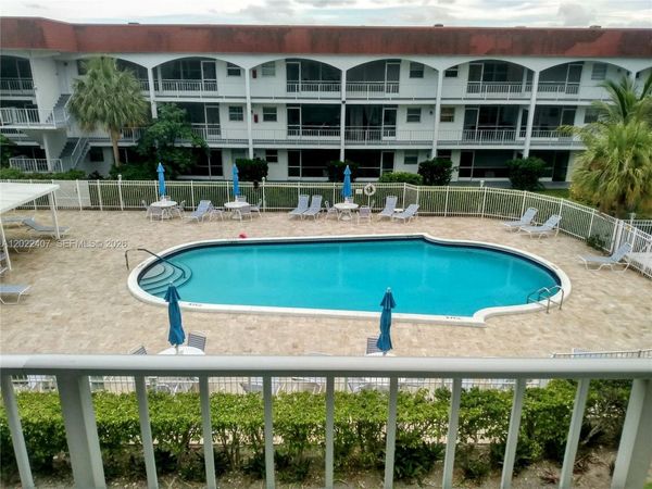 581 Blue Heron Dr, Unit 315-B, Hallandale Beach, FL 33009
