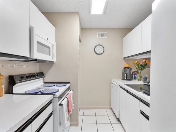 15635 SW 74th Cir Dr , Unit 11, Miami, FL 33193