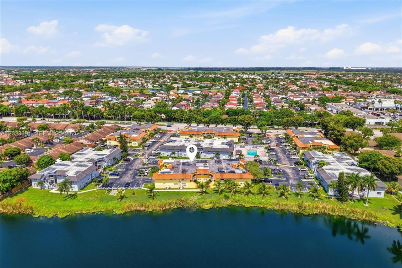 15635 SW 74th Cir Dr , Unit 11, Miami, FL 33193 Photo