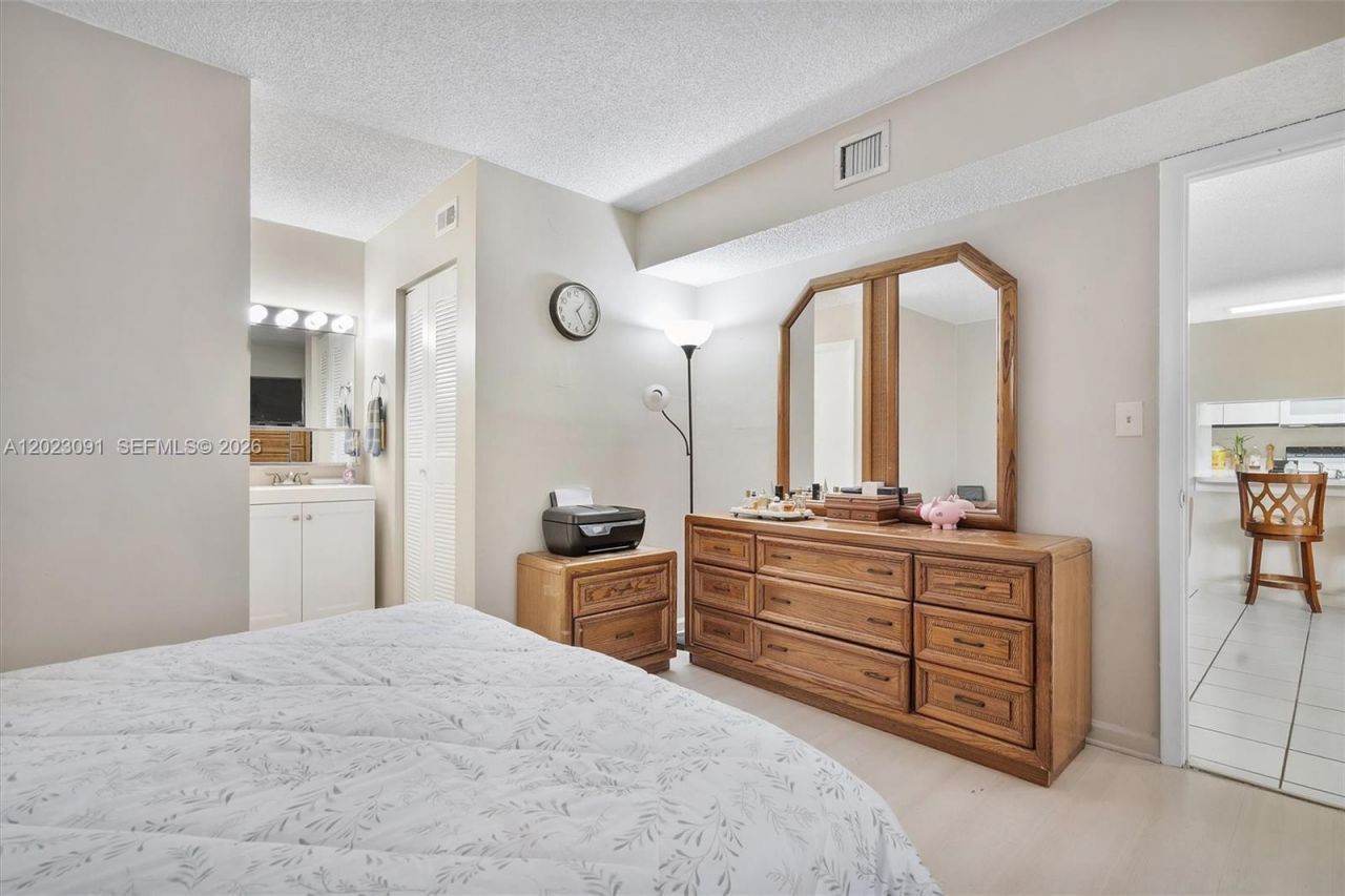 15635 SW 74th Cir Dr , Unit 11, Miami, FL 33193 Photo