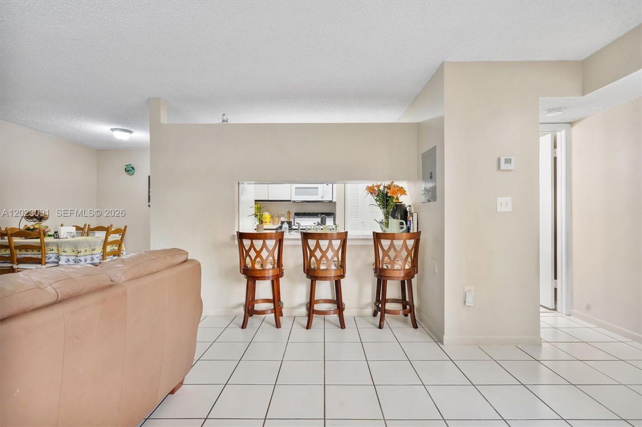 15635 SW 74th Cir Dr , Unit 11, Miami, FL 33193 Photo