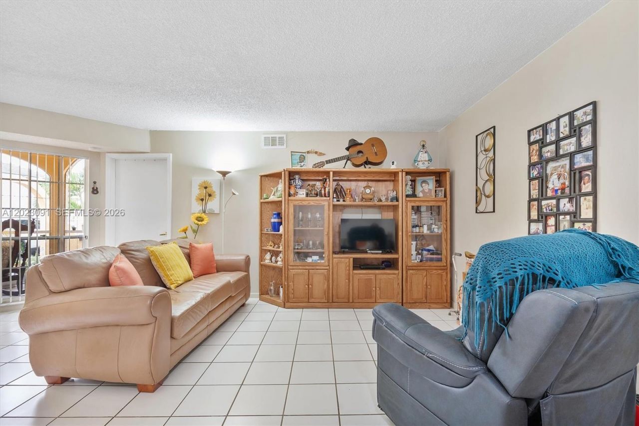 15635 SW 74th Cir Dr , Unit 11, Miami, FL 33193 Photo
