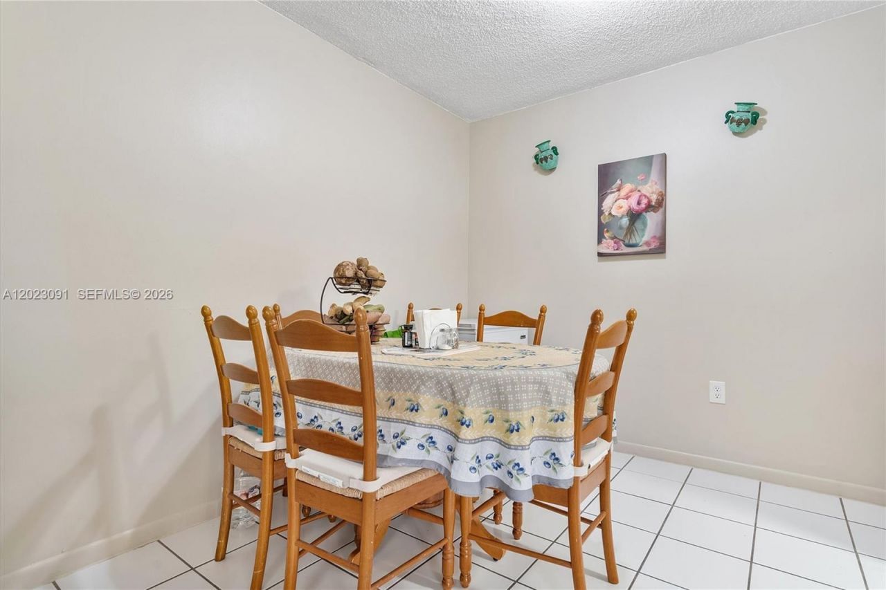 15635 SW 74th Cir Dr , Unit 11, Miami, FL 33193 Photo
