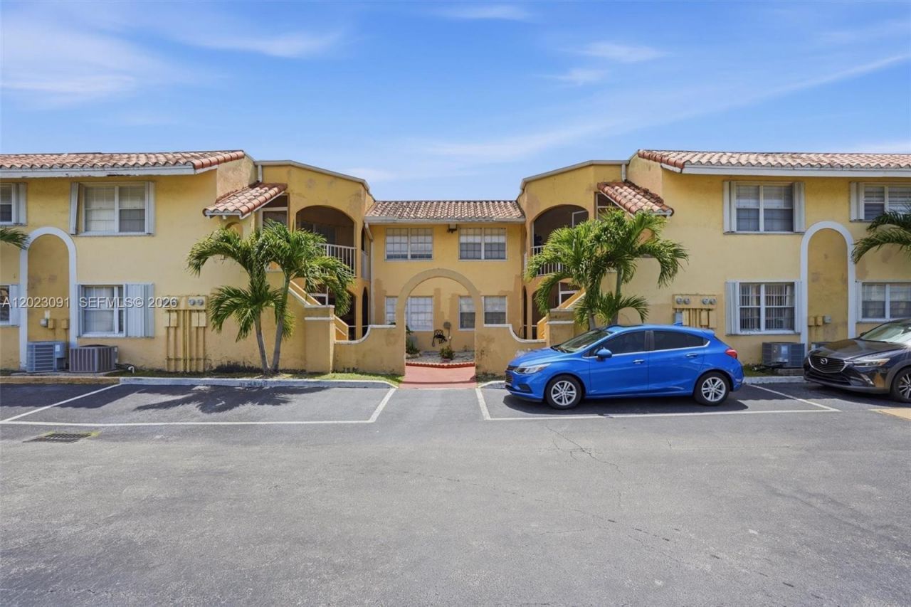 15635 SW 74th Cir Dr , Unit 11, Miami, FL 33193 Photo