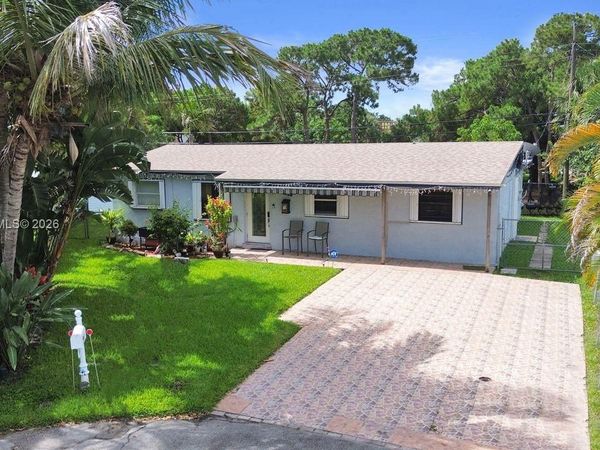 1020 NW 25th Ave, Fort Lauderdale, FL 33311
