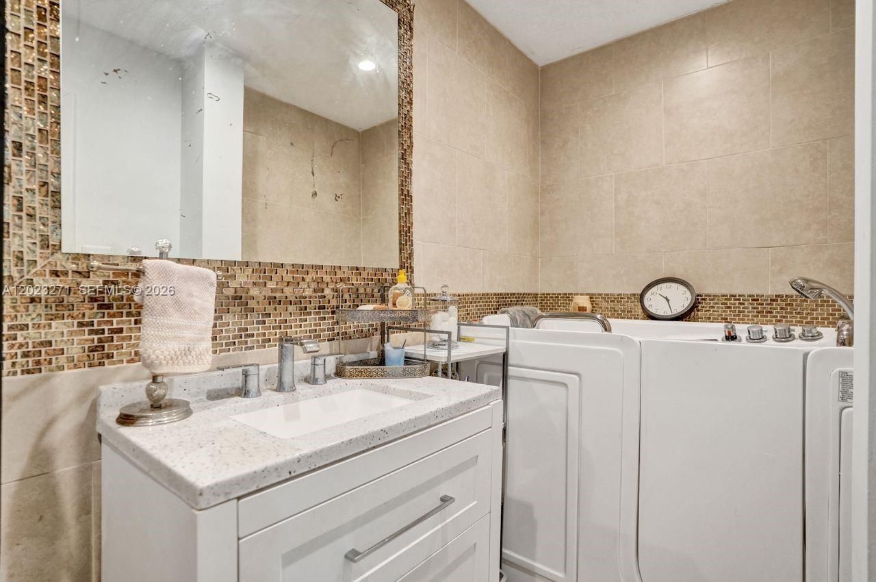 1020 NW 25th Ave, Fort Lauderdale, FL 33311 Photo