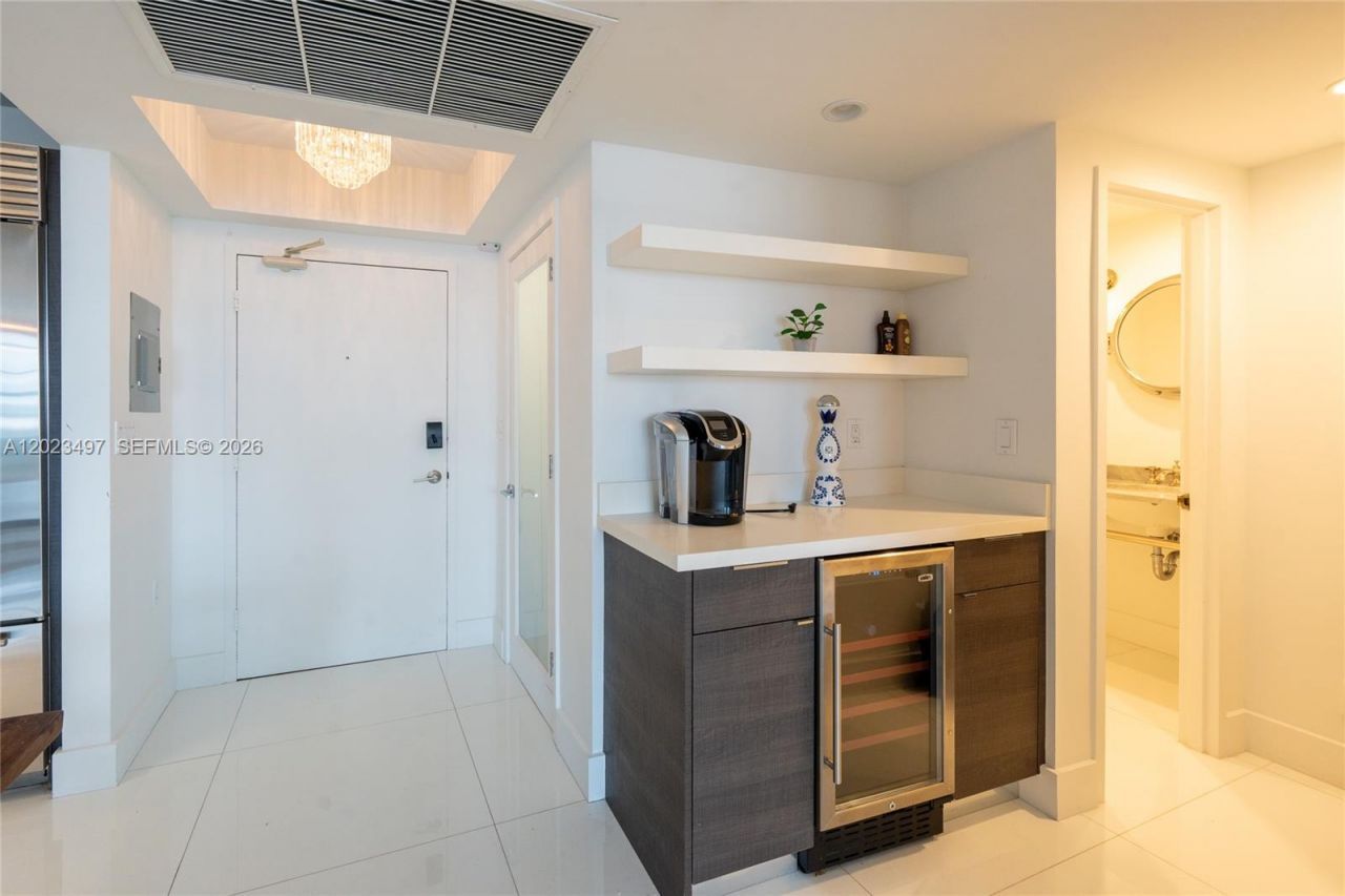 100 Lincoln Rd, Unit 1523, Miami Beach, FL 33139 Photo