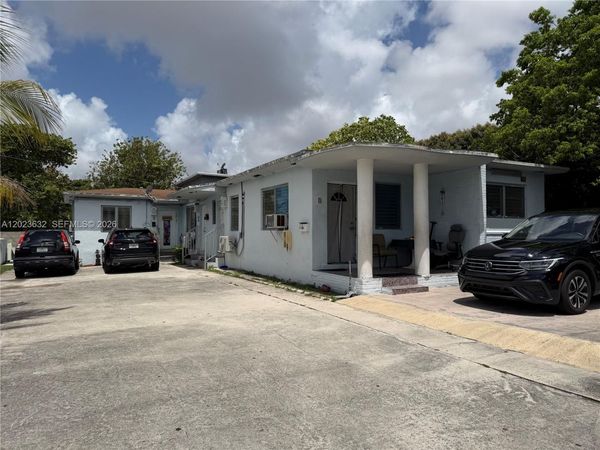 130 NW 16th Ave , Miami, FL 33125