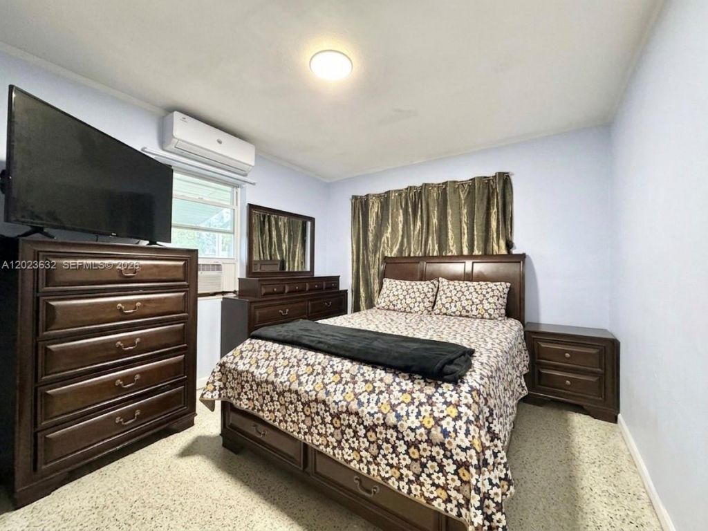 130 NW 16th Ave , Miami, FL 33125 Photo