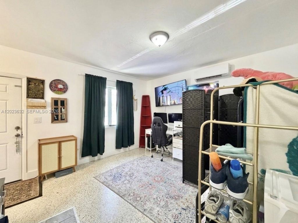 130 NW 16th Ave , Miami, FL 33125 Photo