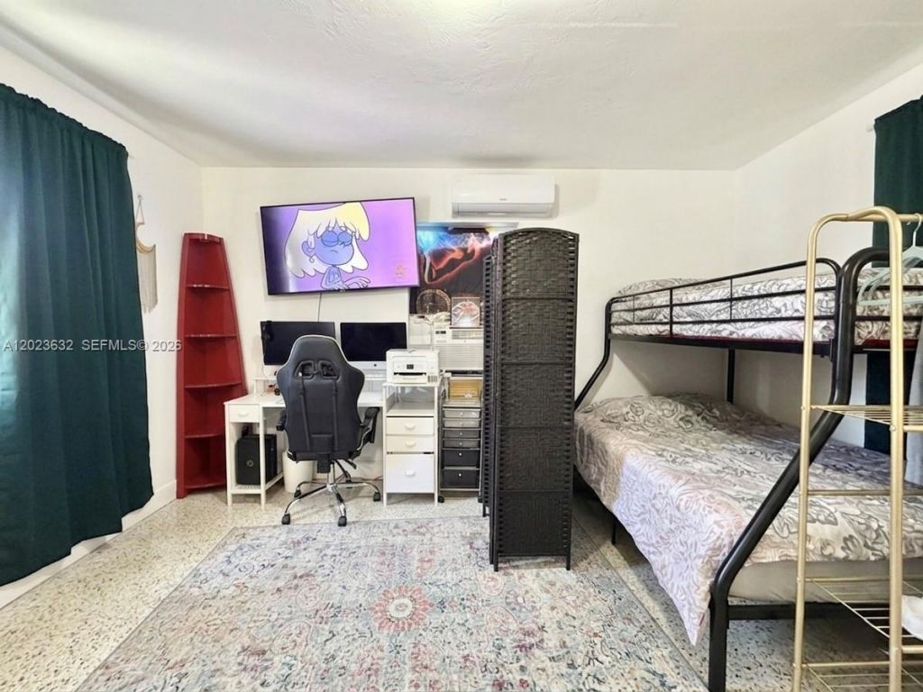 130 NW 16th Ave , Miami, FL 33125 Photo