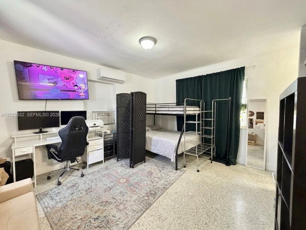 130 NW 16th Ave , Miami, FL 33125 Photo