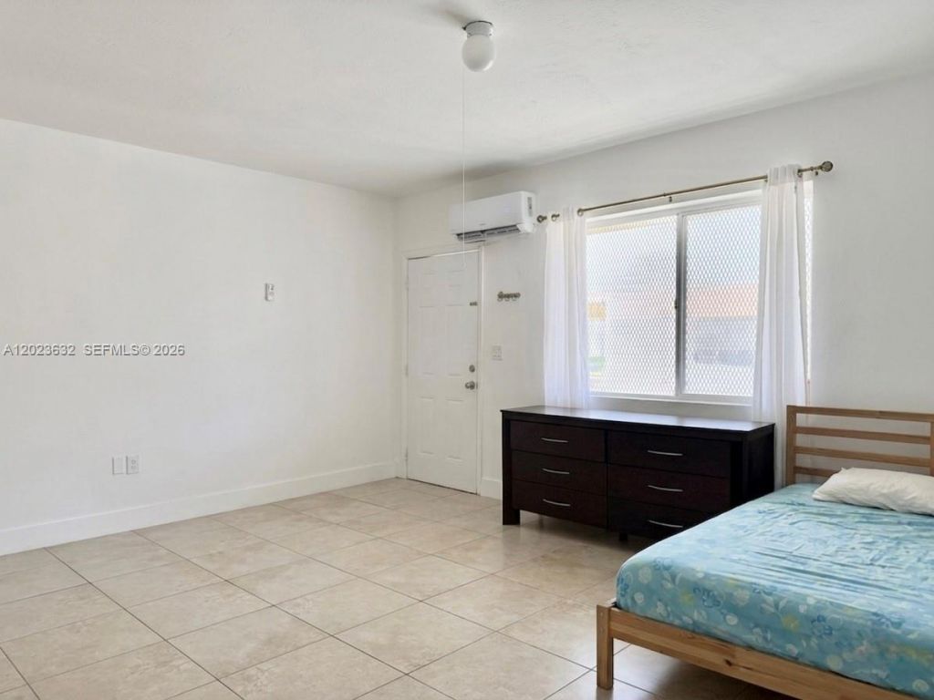 130 NW 16th Ave , Miami, FL 33125 Photo