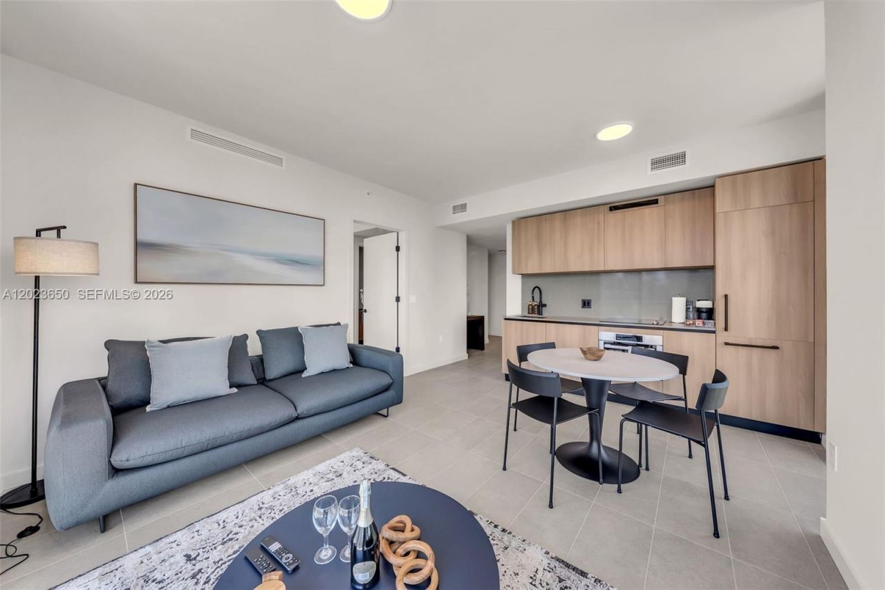 121 NE 5th St , Unit 3401, Miami, FL 33132 Photo