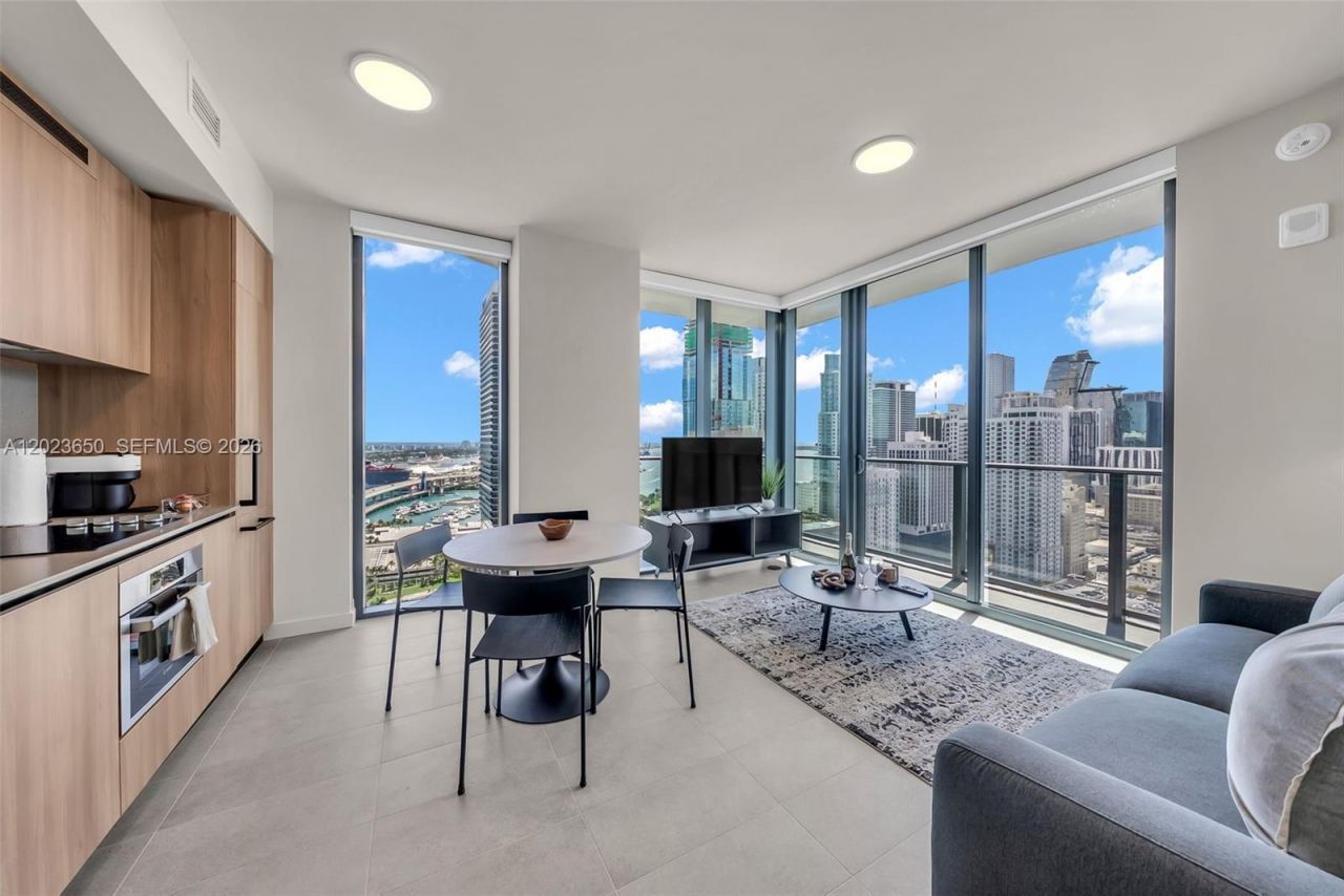121 NE 5th St , Unit 3401, Miami, FL 33132 Photo