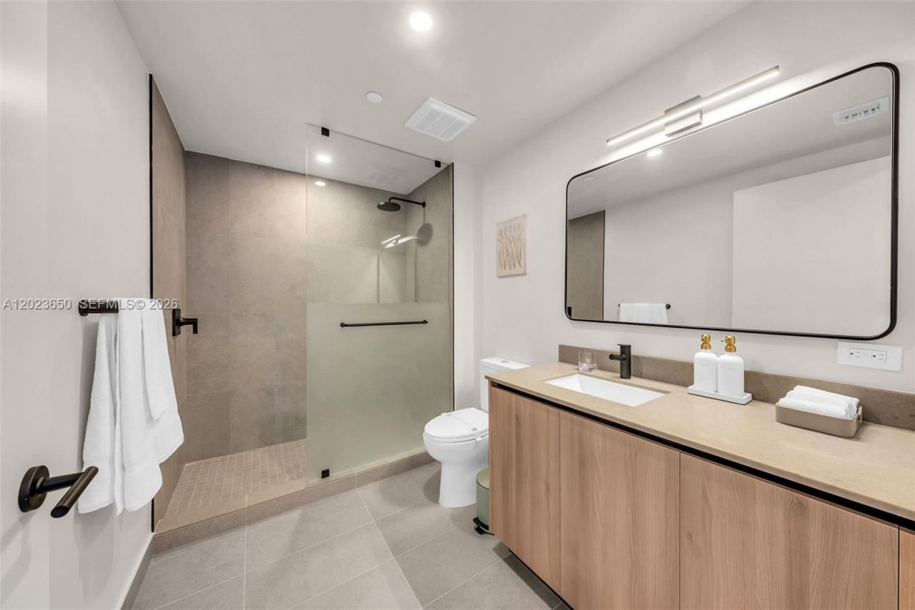 121 NE 5th St , Unit 3401, Miami, FL 33132 Photo
