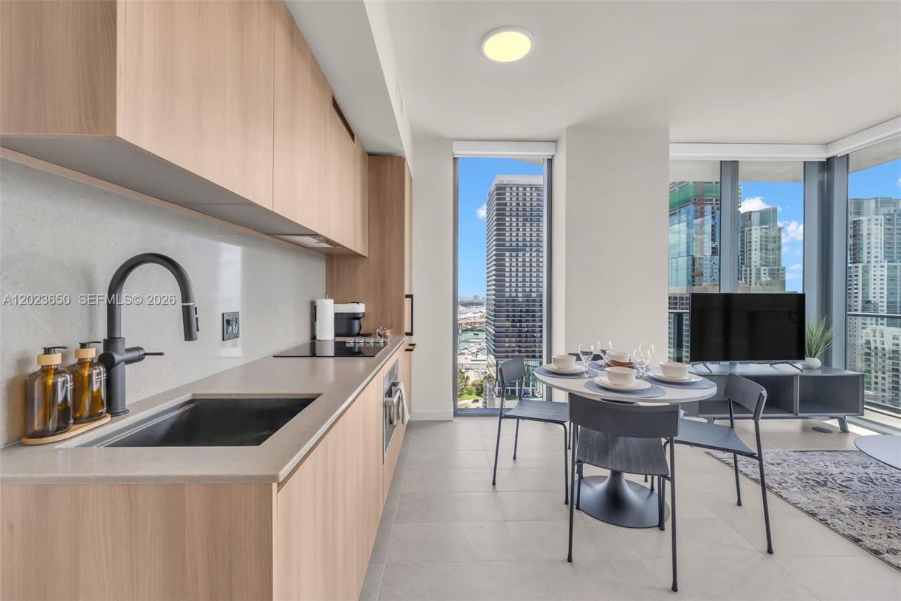 121 NE 5th St , Unit 3401, Miami, FL 33132 Photo