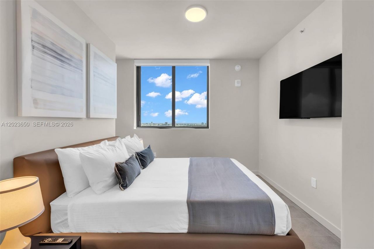 121 NE 5th St , Unit 3401, Miami, FL 33132 Photo