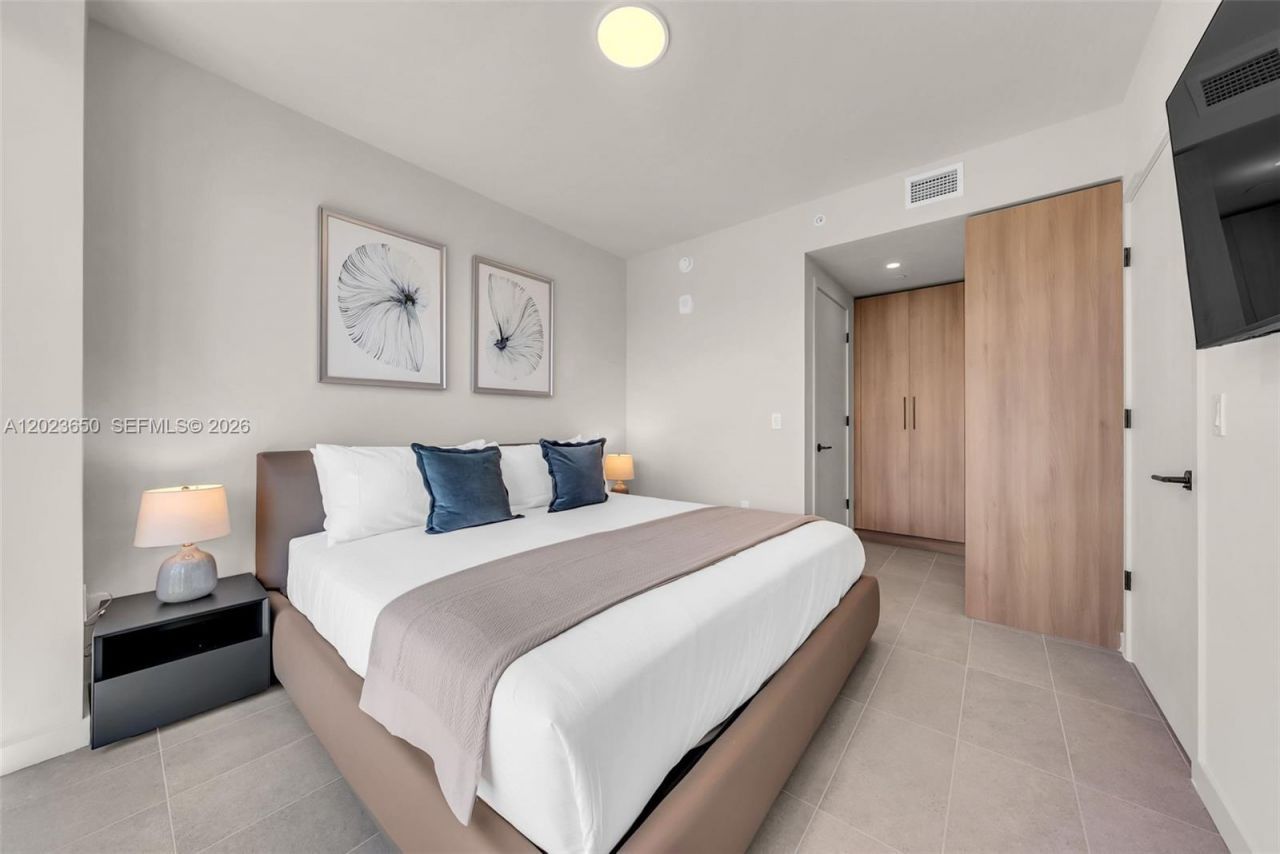 121 NE 5th St , Unit 3401, Miami, FL 33132 Photo