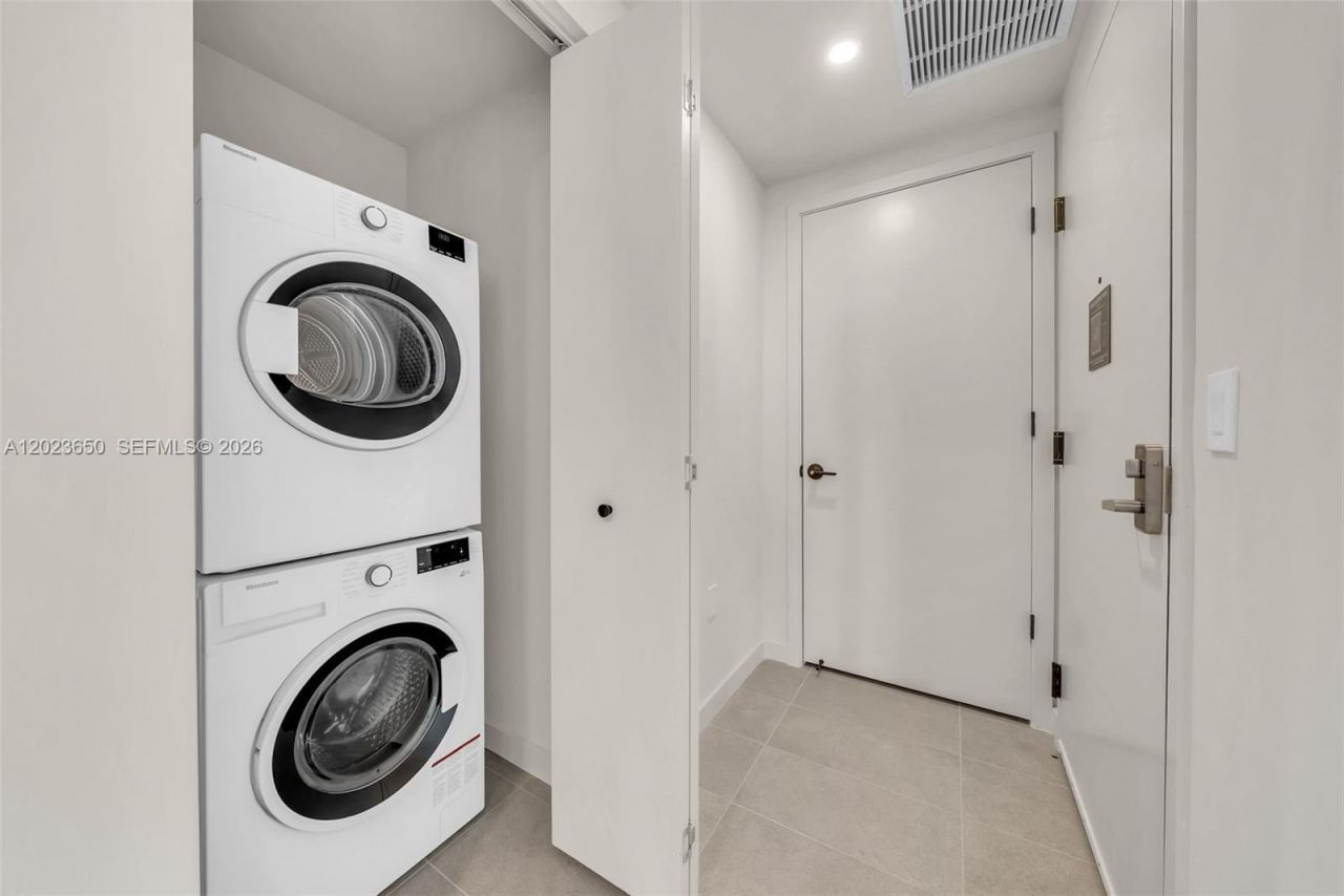 121 NE 5th St , Unit 3401, Miami, FL 33132 Photo