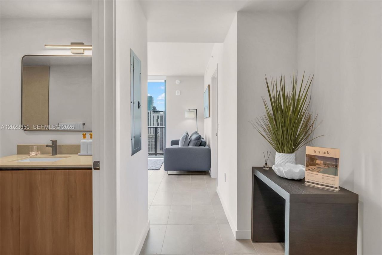 121 NE 5th St , Unit 3401, Miami, FL 33132 Photo