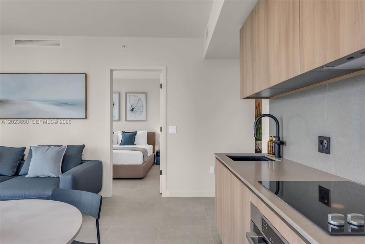 121 NE 5th St , Unit 3401, Miami, FL 33132 Photo