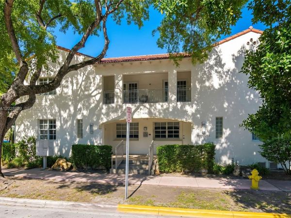 1438 Meridian Ave , Miami Beach, FL 33139