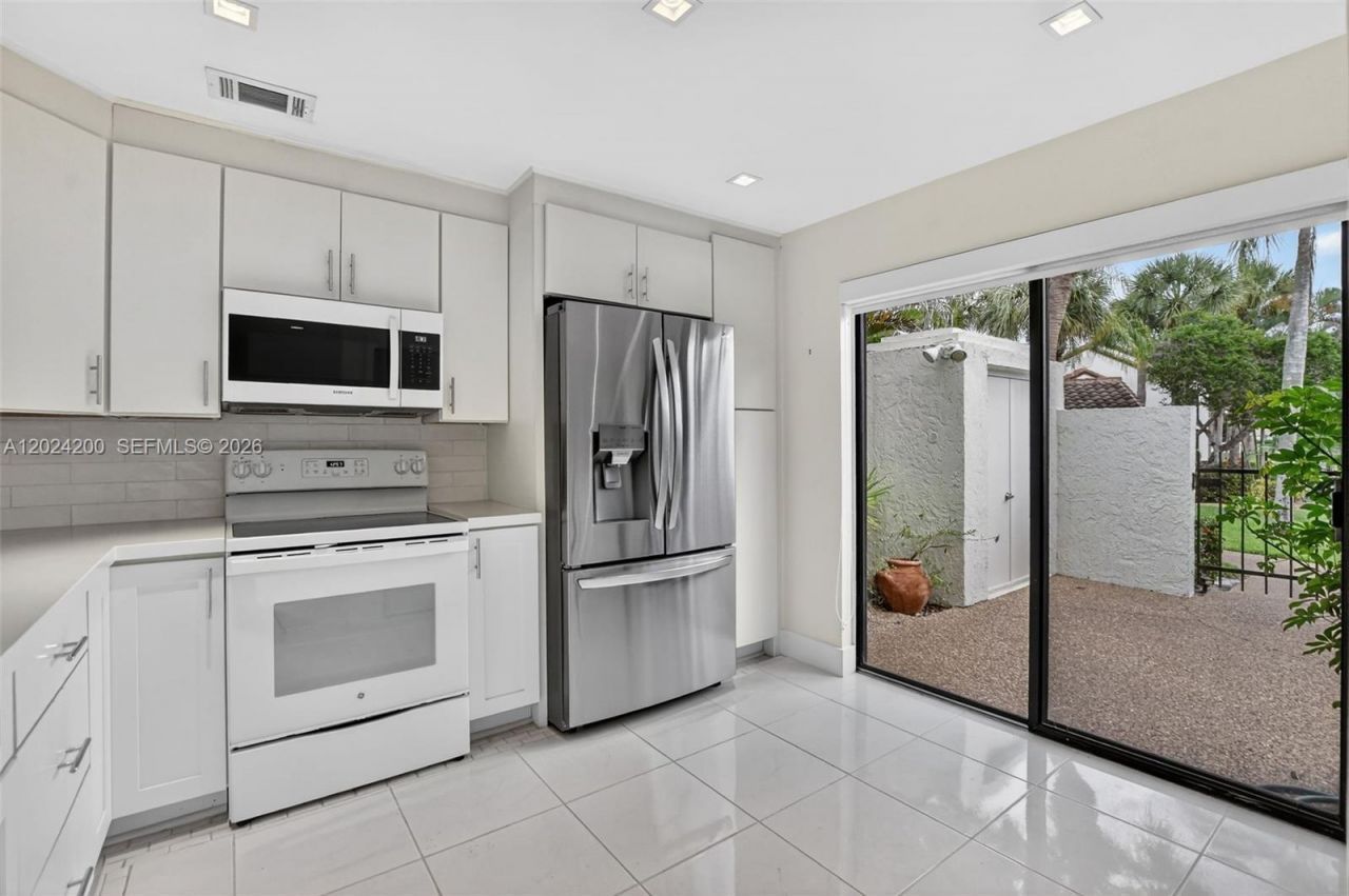7906 Granada Pl, Unit 1201, Boca Raton, FL 33433 Photo