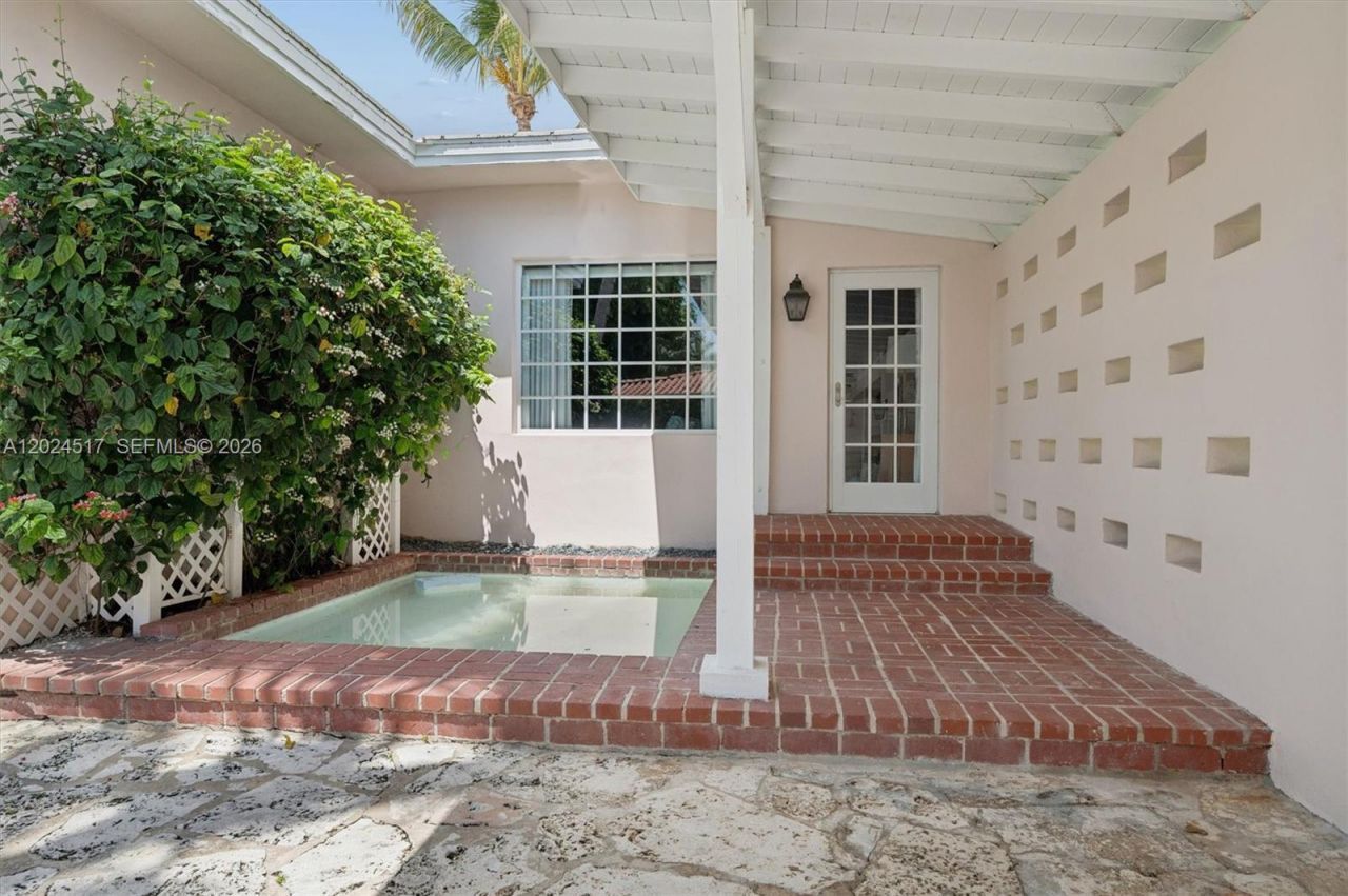 1255 NE 99th St , Miami Shores, FL 33138 Photo