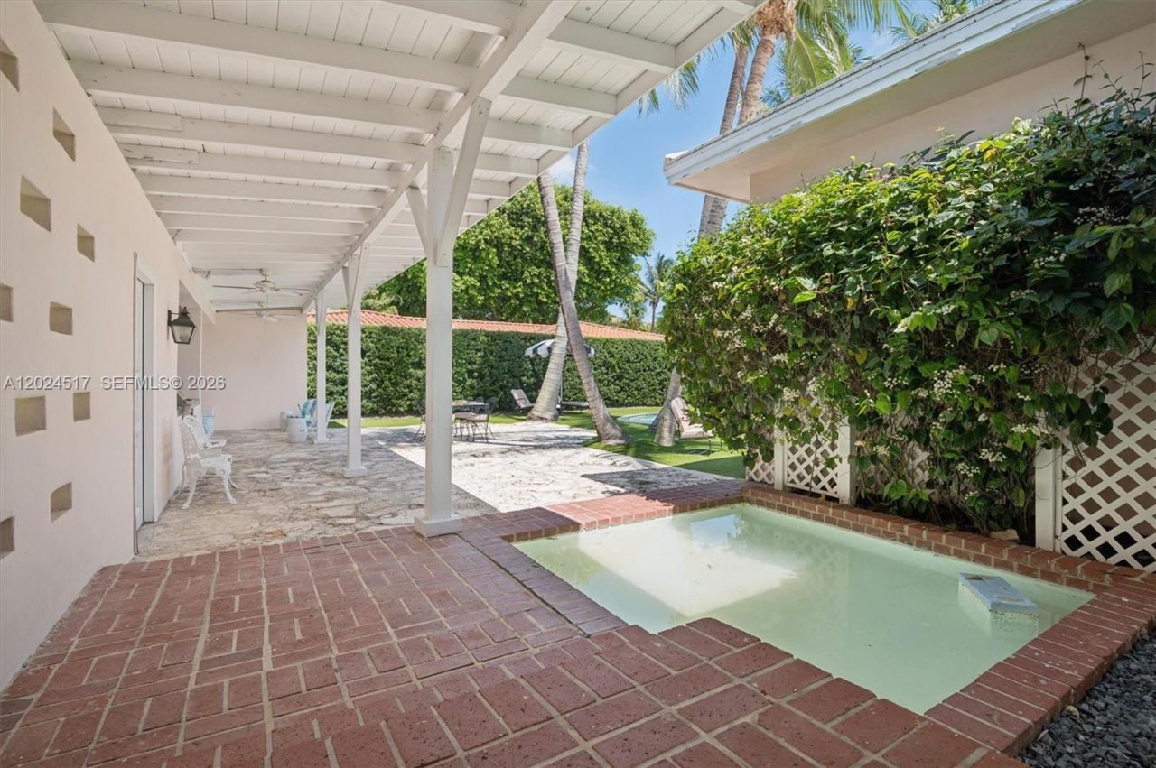 1255 NE 99th St , Miami Shores, FL 33138 Photo