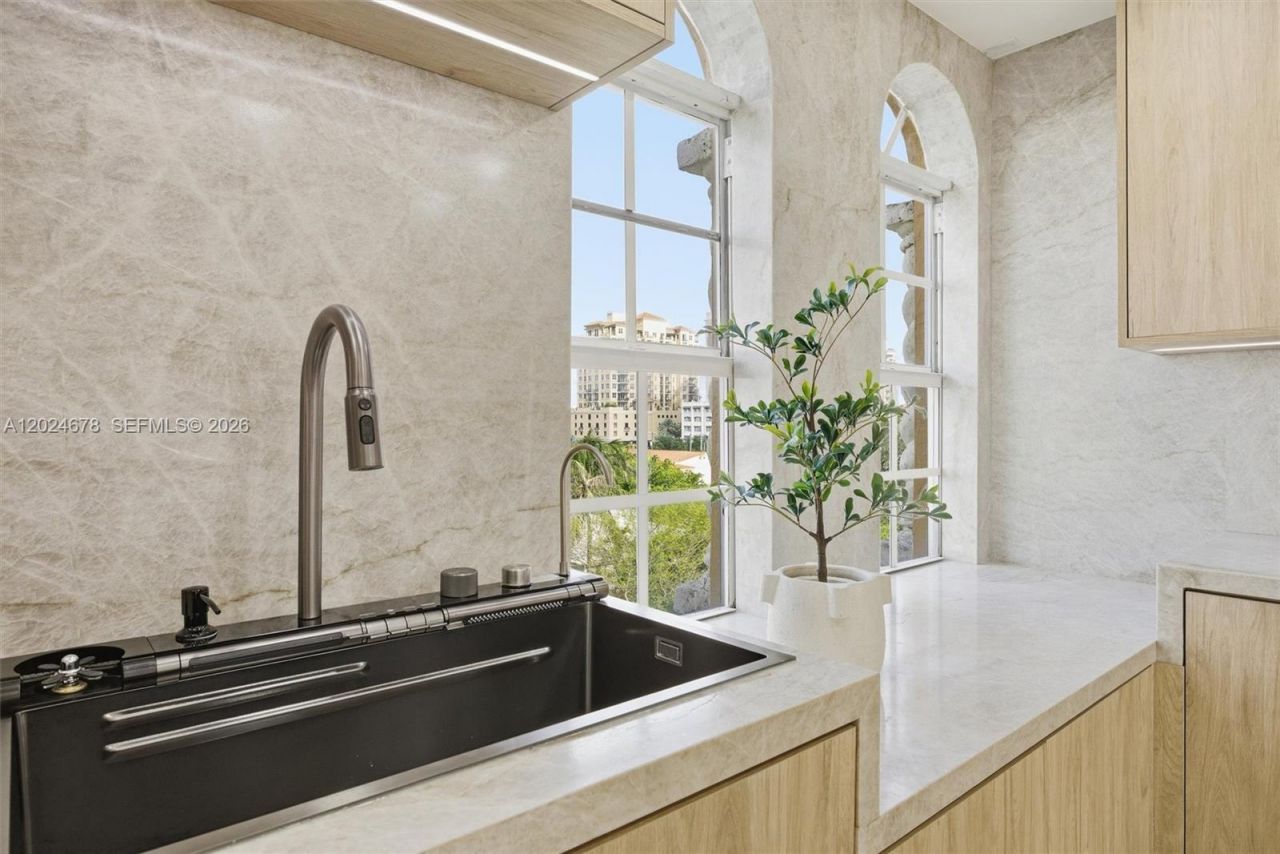 1400 Salzedo St , Unit 504, Coral Gables, FL 33134 Photo