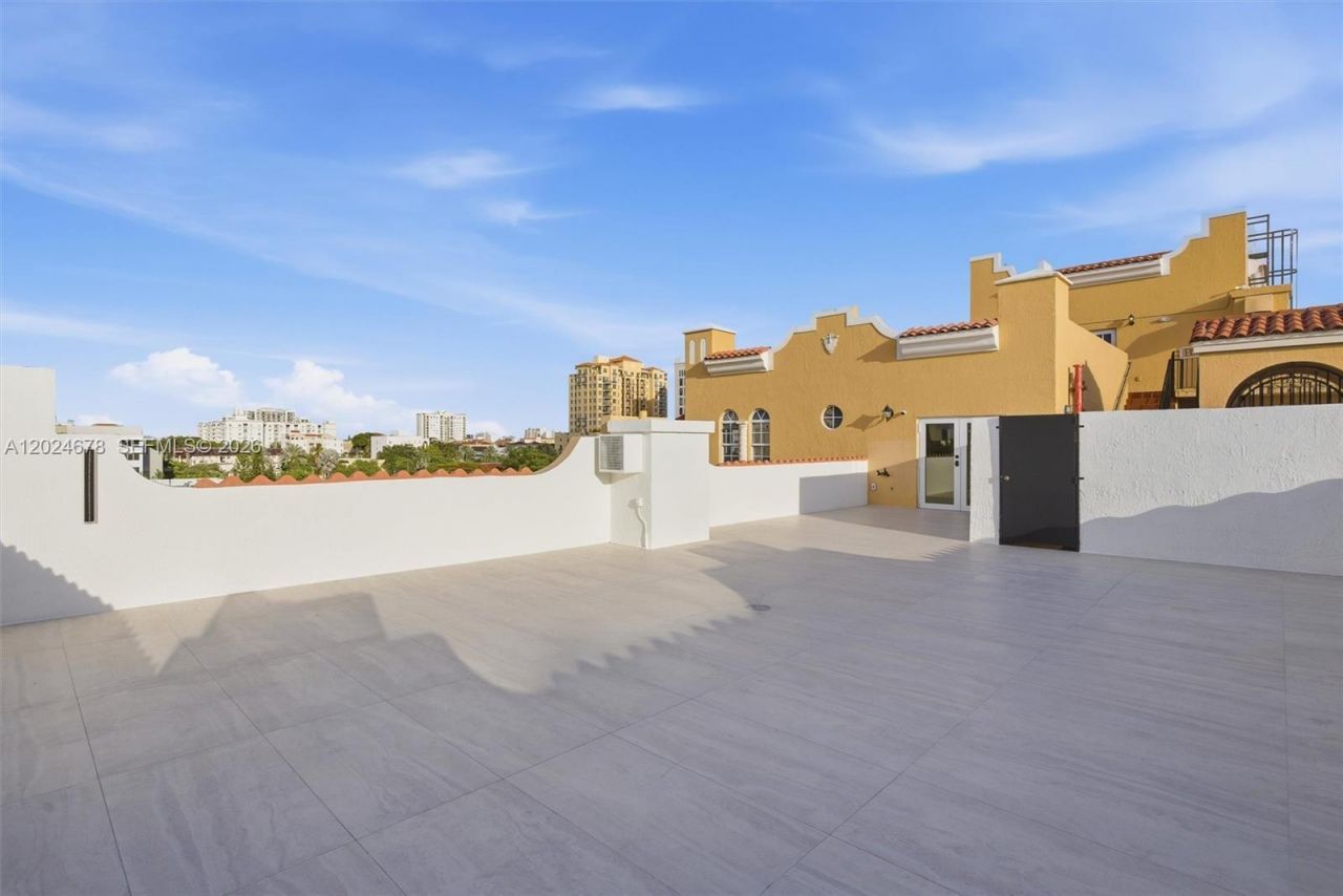 1400 Salzedo St , Unit 504, Coral Gables, FL 33134 Photo