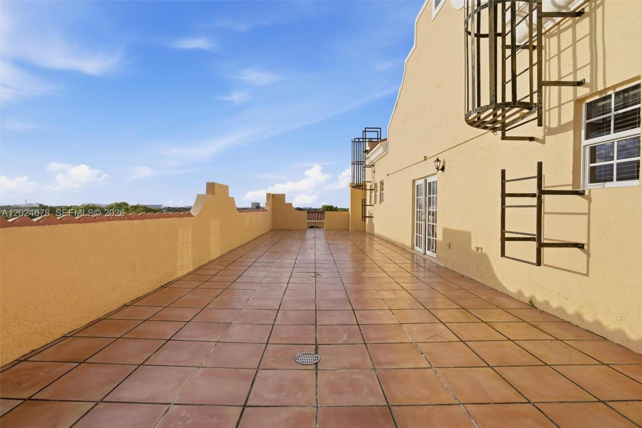 1400 Salzedo St , Unit 504, Coral Gables, FL 33134 Photo